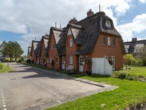 Apartment Ferienwohnung mit Kamin im reetgedeckten Appartementhaus - St. Peter-Ording - image1