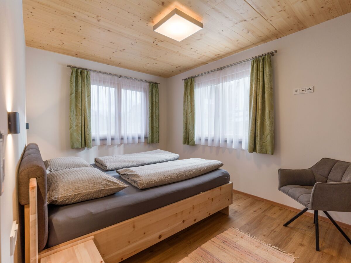 Schlafzimmer Doppelbett1