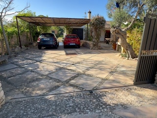 Eingangsbereich mit PKW Carport