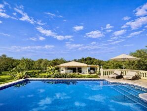Finca Euba - Watch video | Pool & Garden - Near the Sea