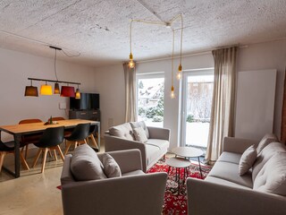 Wohn-/Essbereich mit offener Küche