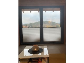 Wohnzimmer, Blick vom Sofa