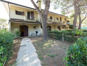 Einladende Villa in Porto Santa Margherita mit privatem Garten - Porto Santa Margherita - image1