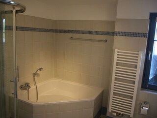 ... großer Badewanne