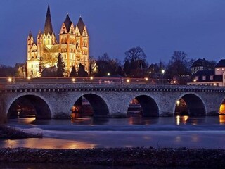 Der Limburger Dom - schön romantisch beleuchtet