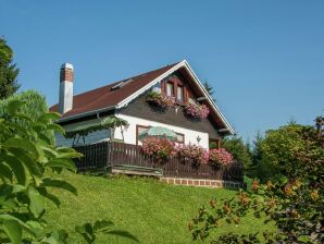 Holiday house Holiday home in Altenfeld Thuringia with garden - Altenfeld - image1