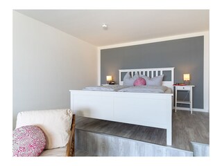 Doppelbett auf ...