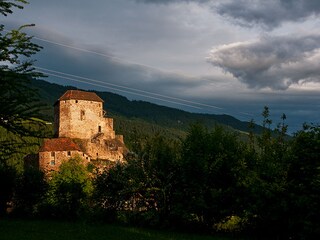 Burg am Stein - direkt gegenüber liegend