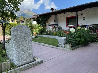 Blick auf die kleine aber feine Terasse