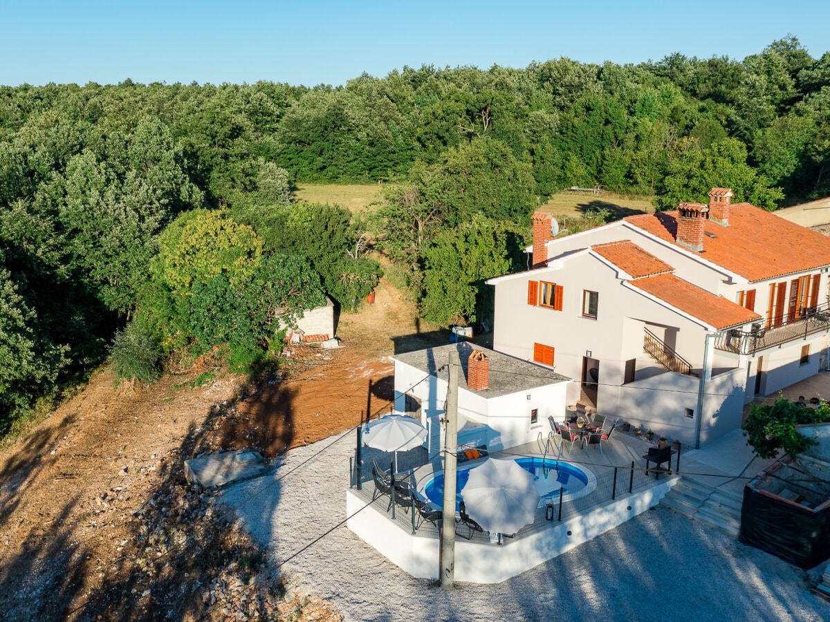 Das Haus mit Blick auf die Ferienwohnung