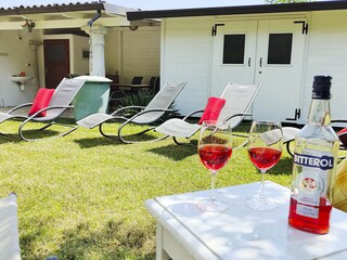 Aperitiv in Garten