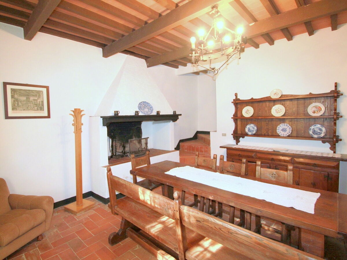 Farmhouse Montescudaio Features 1