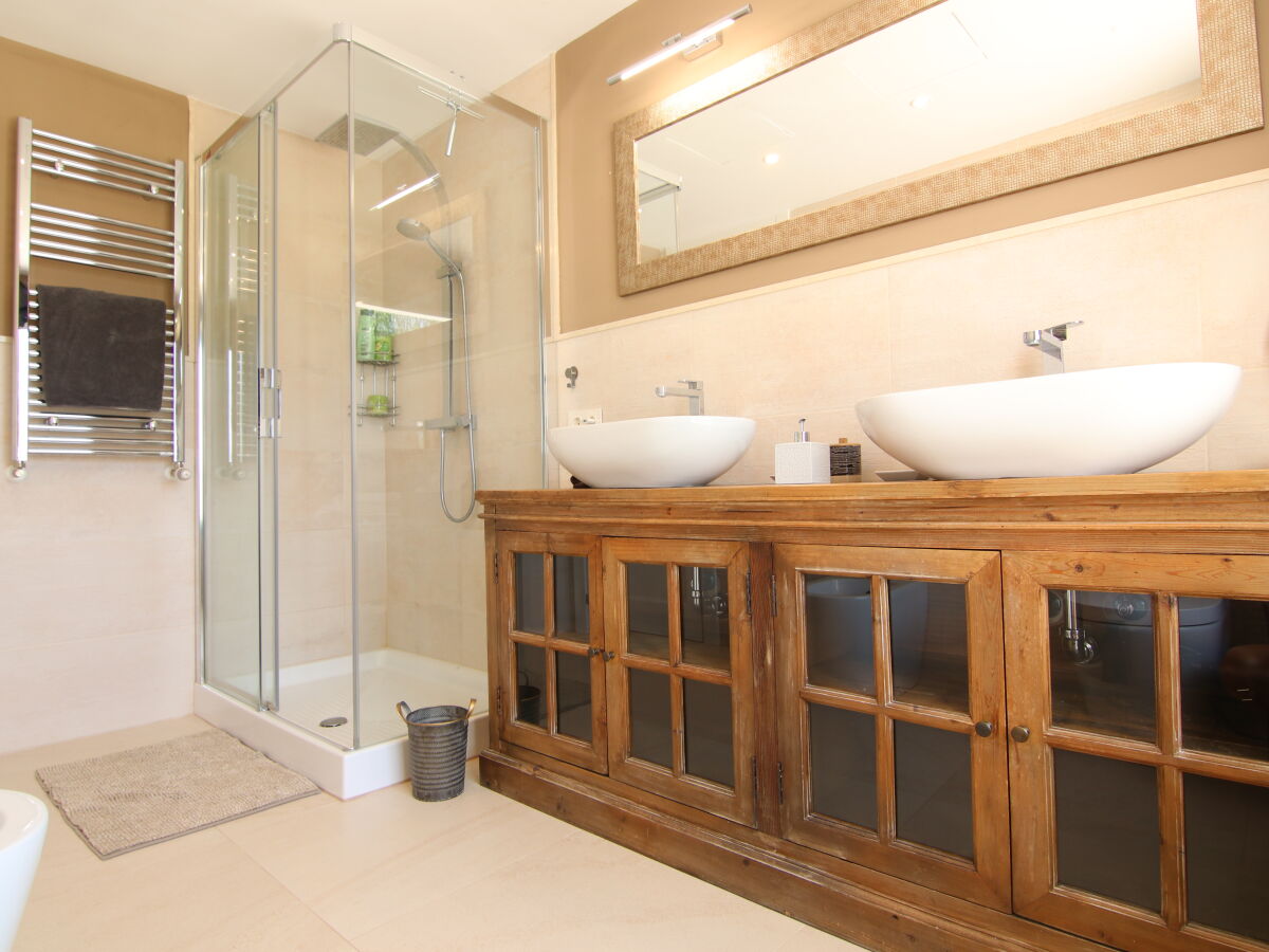 en suite bathroom