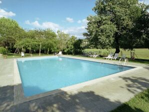 Casa per le vacanze Incantevole appartamento a Mantignana con piscina in comune - Mantignana - image1
