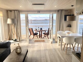 Wohnzimmer und Esszimmer