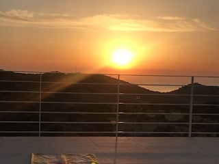 Große Dachterrasse mit fantastischen Sonnenaufgängen