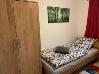 Viel Stauraum in den Schlafzimmern.