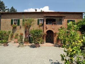 Ferienhaus Villa rustica circondata da campi di girasoli - Riccio - image1