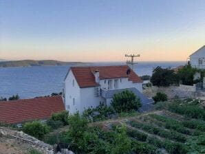 Apartments Dobrila - One Bedroom Apartment with Terrace and sea view - B1