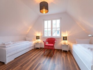 Schlafzimmer 2