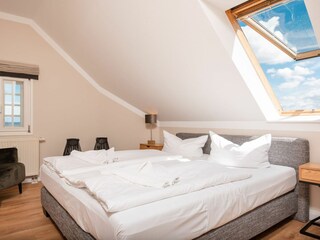 Schlafzimmer 1 zur Seeseite