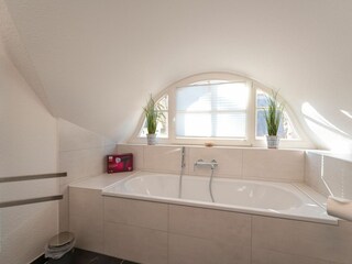 Badezimmer im Dachgeschoss