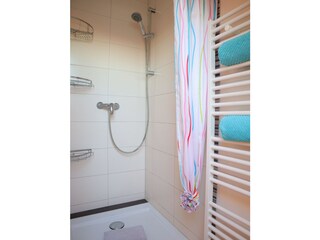 Dusche  mit Vorhang