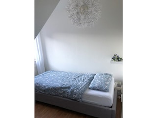 Schlafzimmer 2