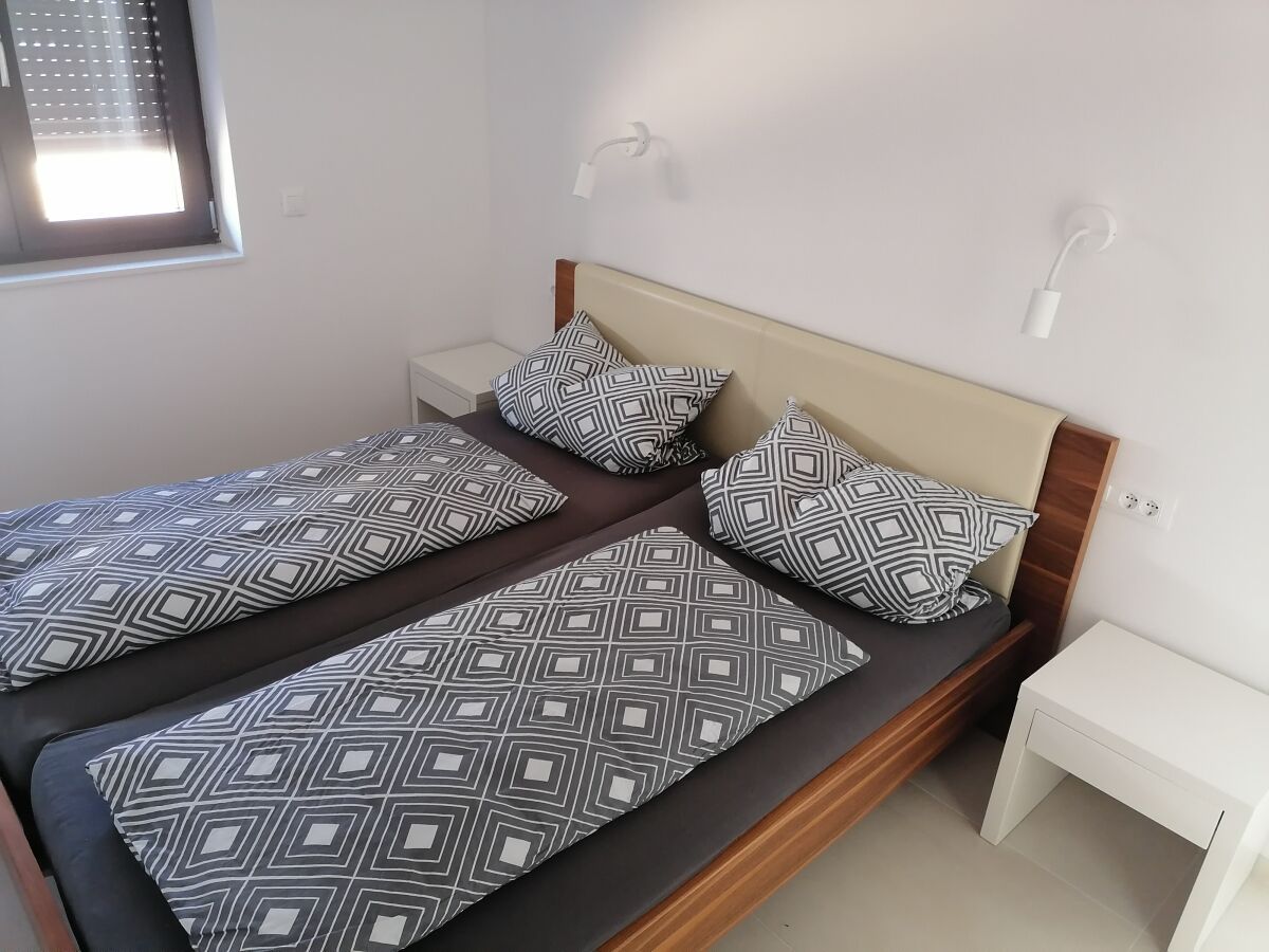 Schlafzimmer 1,80m x 2,00 m