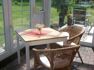 Veranda mit Essplatz und Seeblick