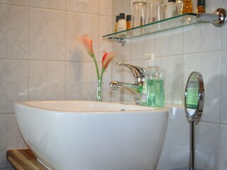Duschbad von Schlafzimmer II