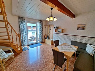 großzügiger Wohn-und Essbereich, Pantryküche