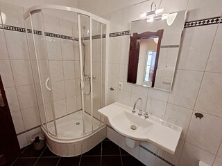 Bad mit DU/WC und Badewanne