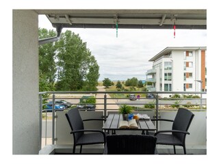 Balkon mit dem Blick ...