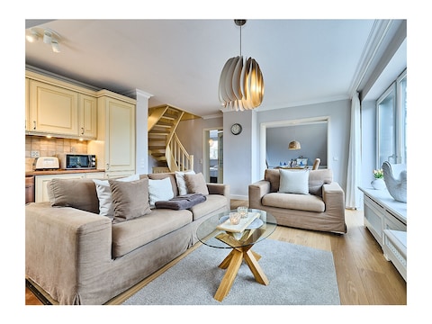 Moderne 3-Zi-Ferienwohnung "Newport Lounge" in schöner Lage