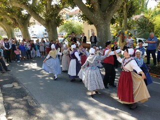 Provenzalische Folkloregruppe Malaucene