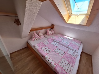 Schlafzimmer 2