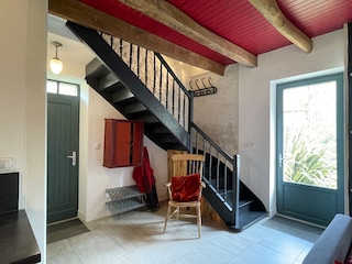 Eingang + Treppe zum 1. Stock + Terrassentür