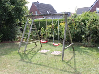 Garten mit Schaukel