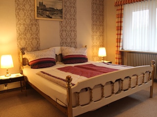 Schlafzimmer 1