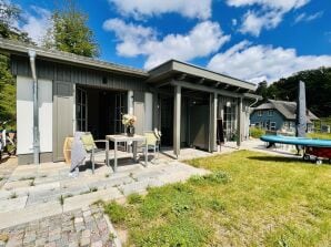 Ferienhaus Lotta Feriendorf 29 Klein Stresow Rügen