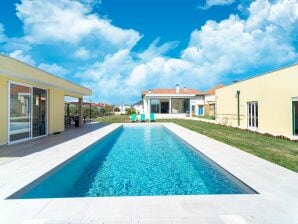 Belle maison de vacances à Netos-Almagreira avec piscine commune - Vinha da Rainha - image1