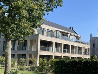 Ansicht mit Westbalkon