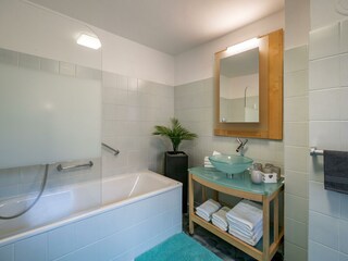 Ferienwohnung_Antonia_Feldweg_17_Kirchdorf_Badezim