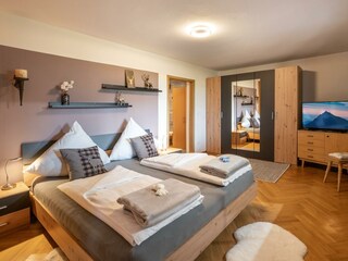 Ferienwohnung_Antonia_Feldweg_17_Kirchdorf_Schlafz