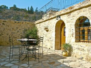 Holiday park traditionelles Ferienhaus in Vafes mit Blick ins Grüne - Filippos - image1