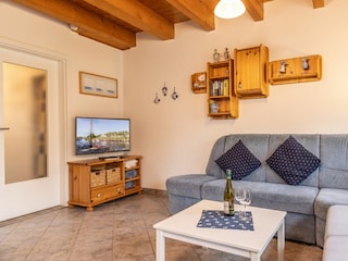 Holiday house Carolinensiel Living Room 8