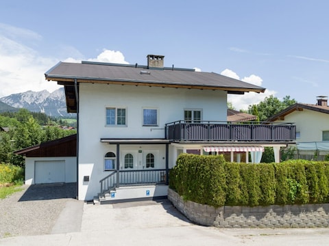 Casa de vacaciones Apartamento en el centro de Söll con piscina