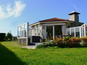 Bonita casa de vacaciones en el campo de golf de Ameland - Hollum - image1