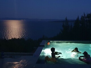 Schwimmen im Mondlicht. Wie Erinnerungen entstehen.